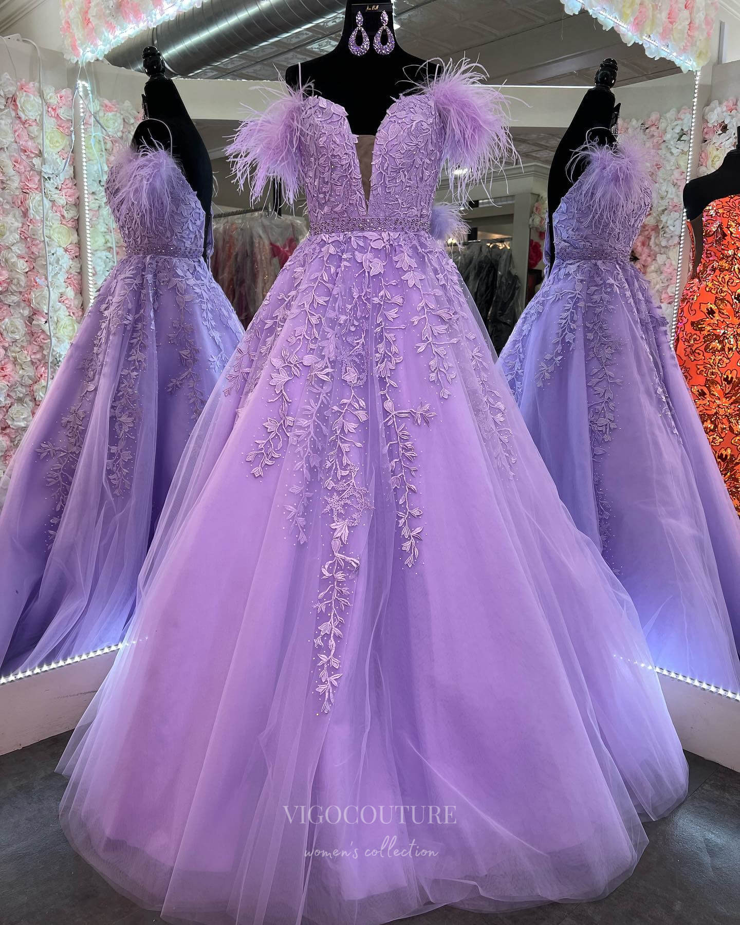 Lavender Lace Applique Feather Prom Dresses 2024 Plunging V-Neck Beade vigocouture Lavender Lace Applique Feather Prom Dresses 2024 Plunging V-Neck Beade vigocouture