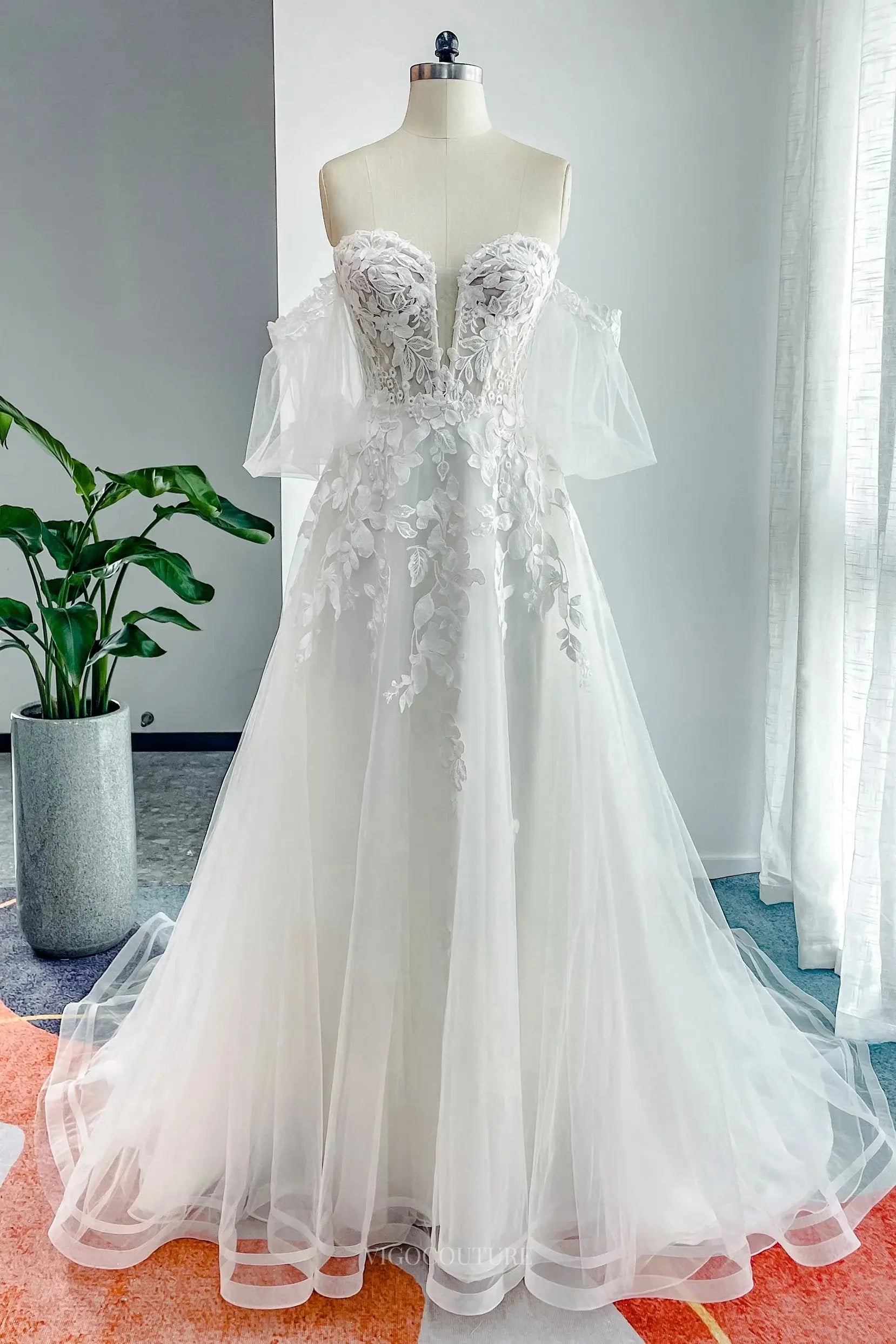 Ivory Lace Tulle Wedding Dress with Sweetheart Neckline & Sheer Puffed Sleeve - MQ039 Custom Colors / US8 Ivory Lace Tulle Wedding Dress with Sweetheart Neckline & Sheer Puffed Sleeve - MQ039 Custom Colors / US8