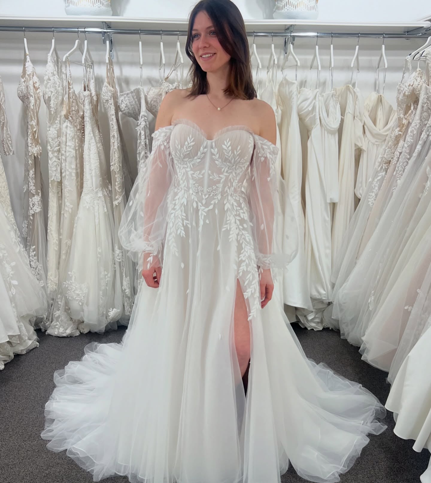 Wedding Dresses 2025 to impress Ivory Off-Shoulder Lace Wedding Dress with Sweetheart Neckline, Sheer Sleeves, High Slit & Chapel Train – W2257-vigocouture-vigocouture