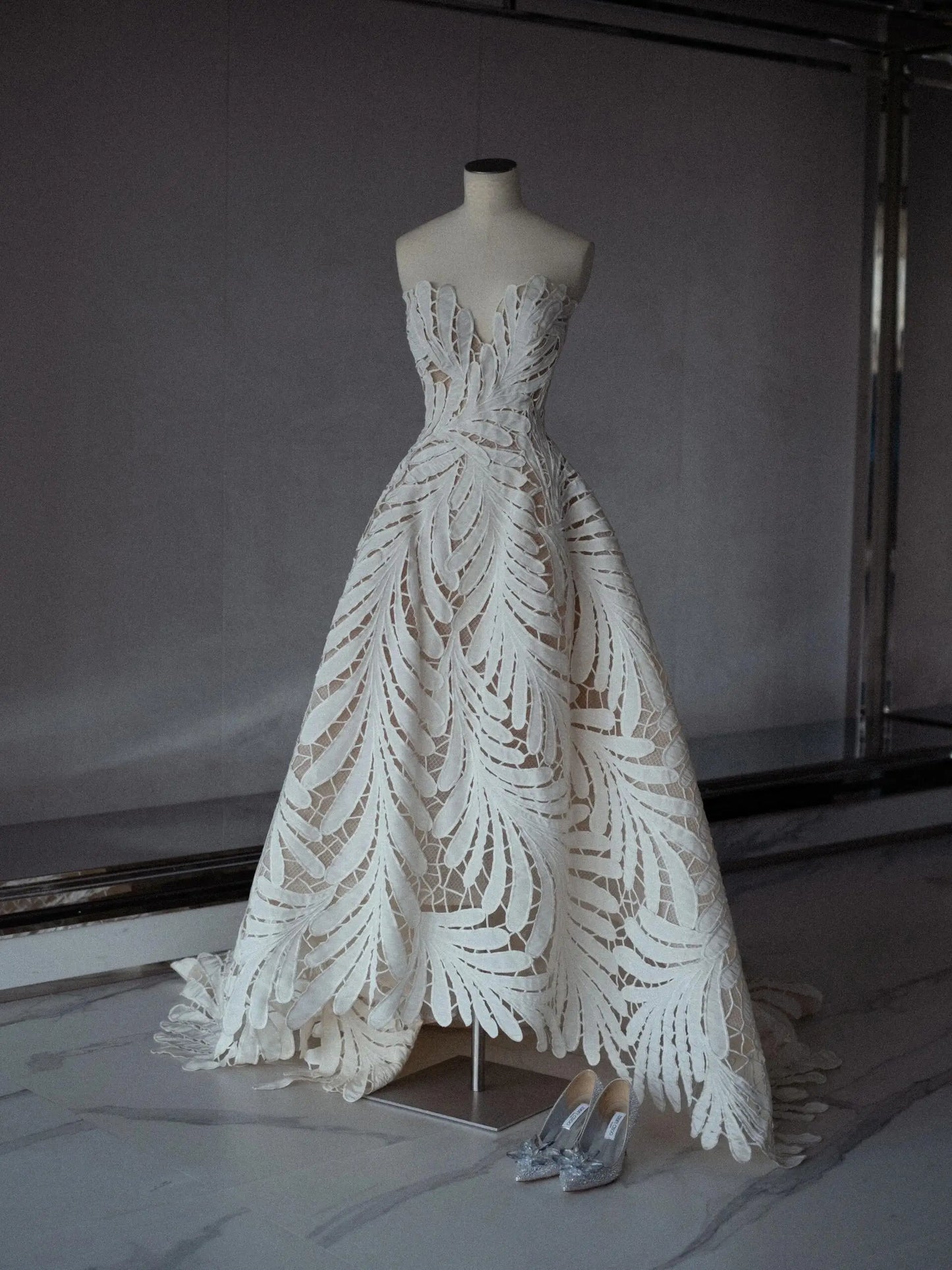 Wedding Dresses 2025 to impress Strapless Leaf Appliqué A-Line Wedding Dress with Sculpted Bodice – RD015-vigocouture-vigocouture