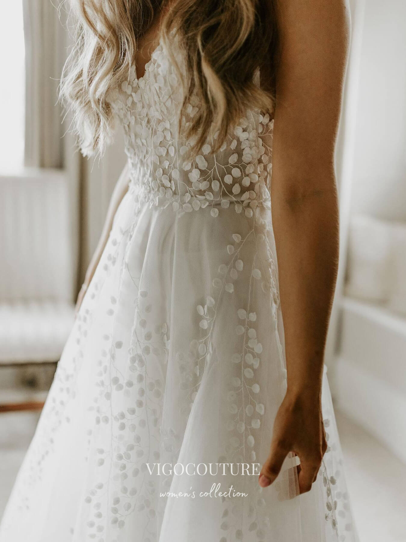 vigocouture-Lace Applique Spaghetti Strap Wedding Dresses A-Line V-Neck Bridal Dresses W0064-Wedding Dresses-vigocouture-