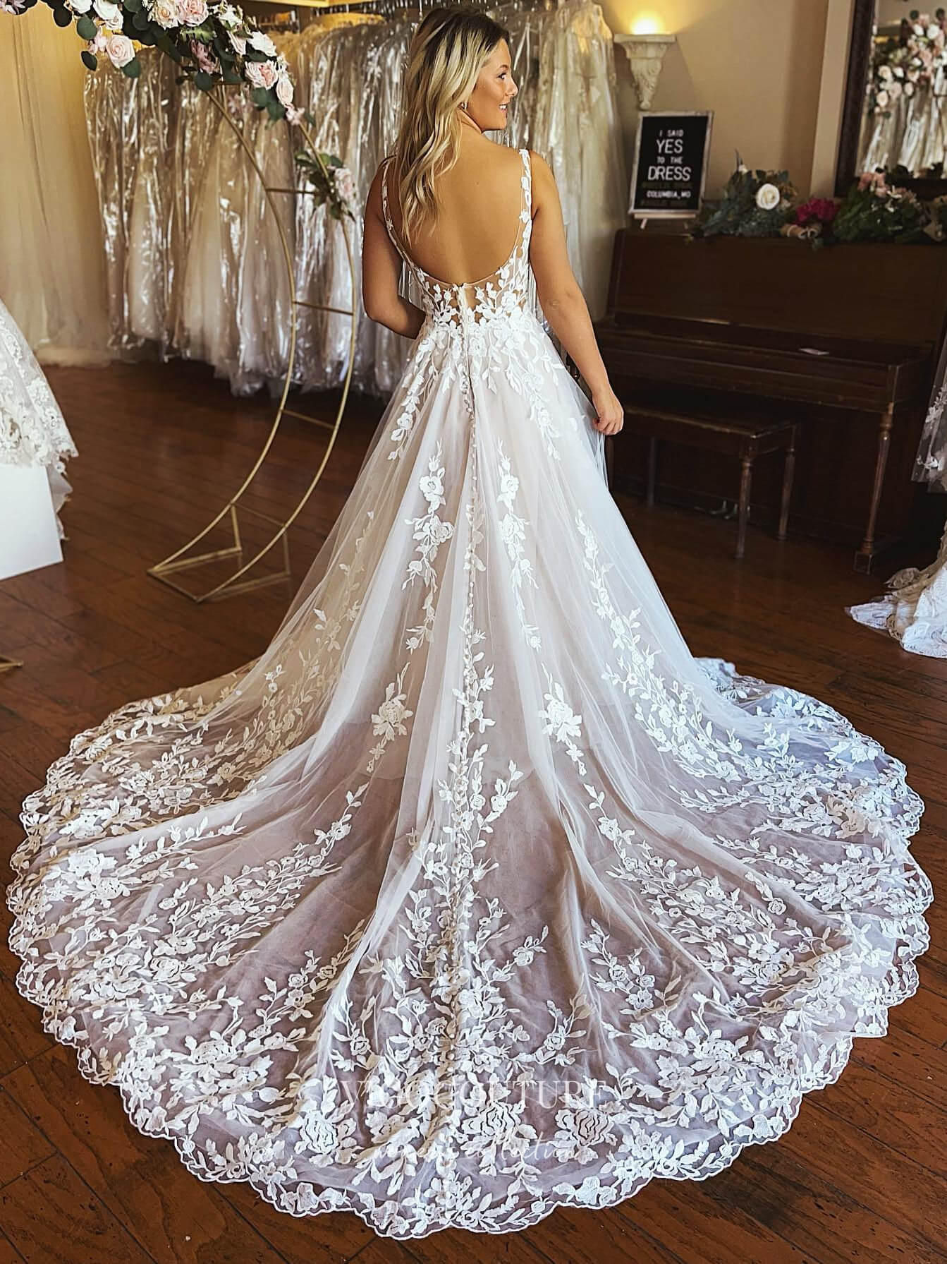 Lace Applique V-Neck Wedding Dresses Chapel Train Bridal Dresses W0069 As Pictured / US8 Lace Applique V-Neck Wedding Dresses Chapel Train Bridal Dresses W0069 As Pictured / US8