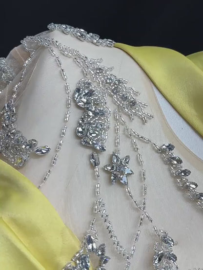 Vestido de fiesta de sirena con cuello alto y cuentas 20688