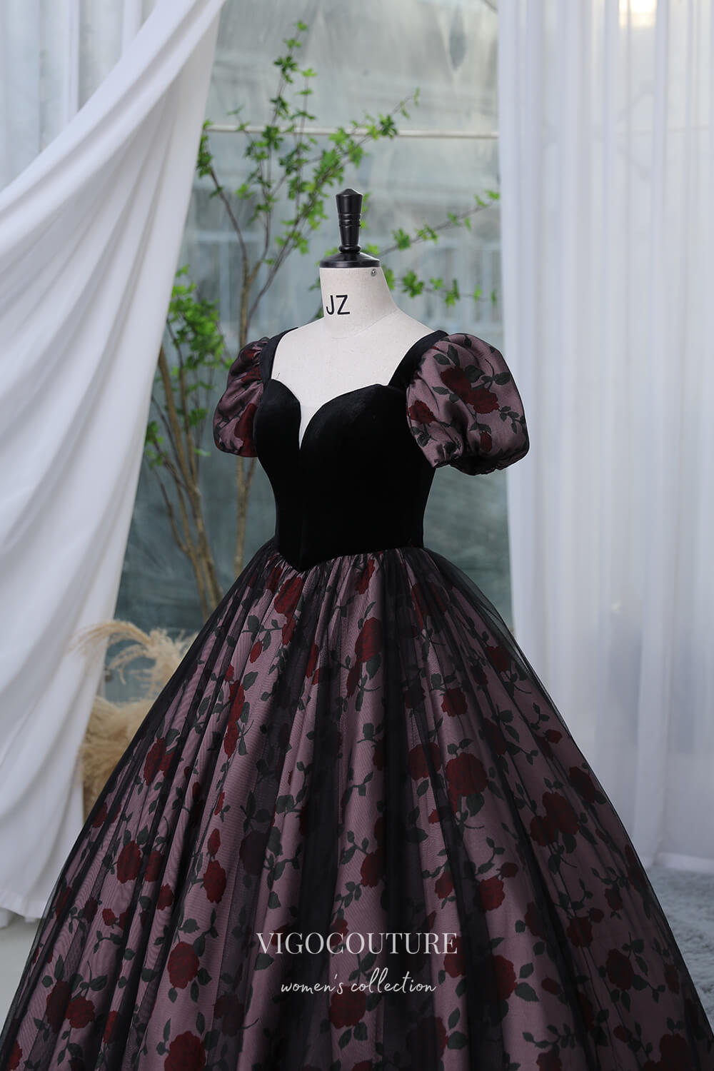 Prom Dress 2025 Black Floral Prom Dress with Puffed Sleeve and Velvet Bodice 22291-unique elegant Prom Dresses-Black-Custom Size-vigocouture