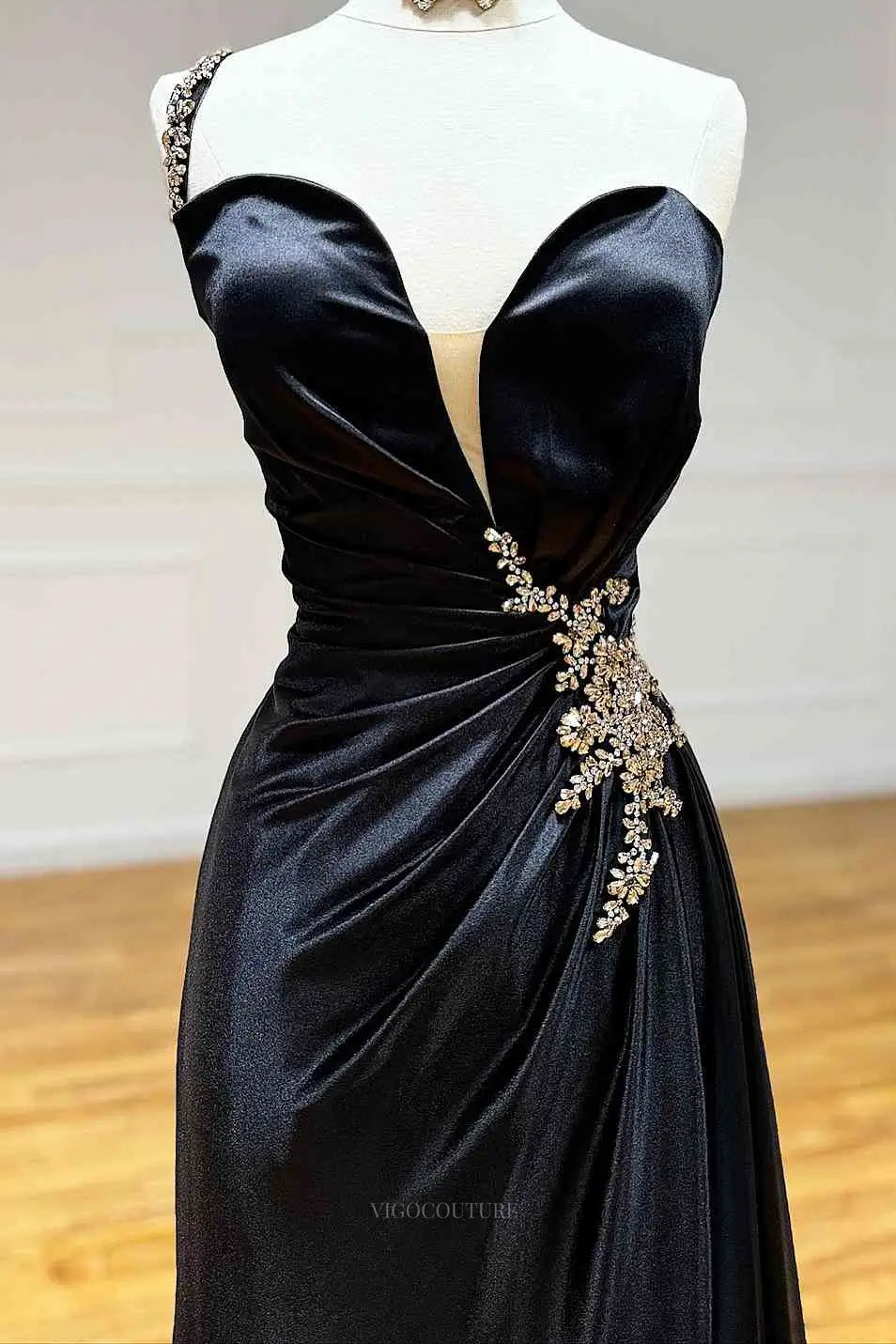 Prom Dresses 2025 to impress Black Satin Sheath Prom Dresses 2025 Sweetheart Neck Formal Dresses with Slit – 25131-vigocouture-vigocouture