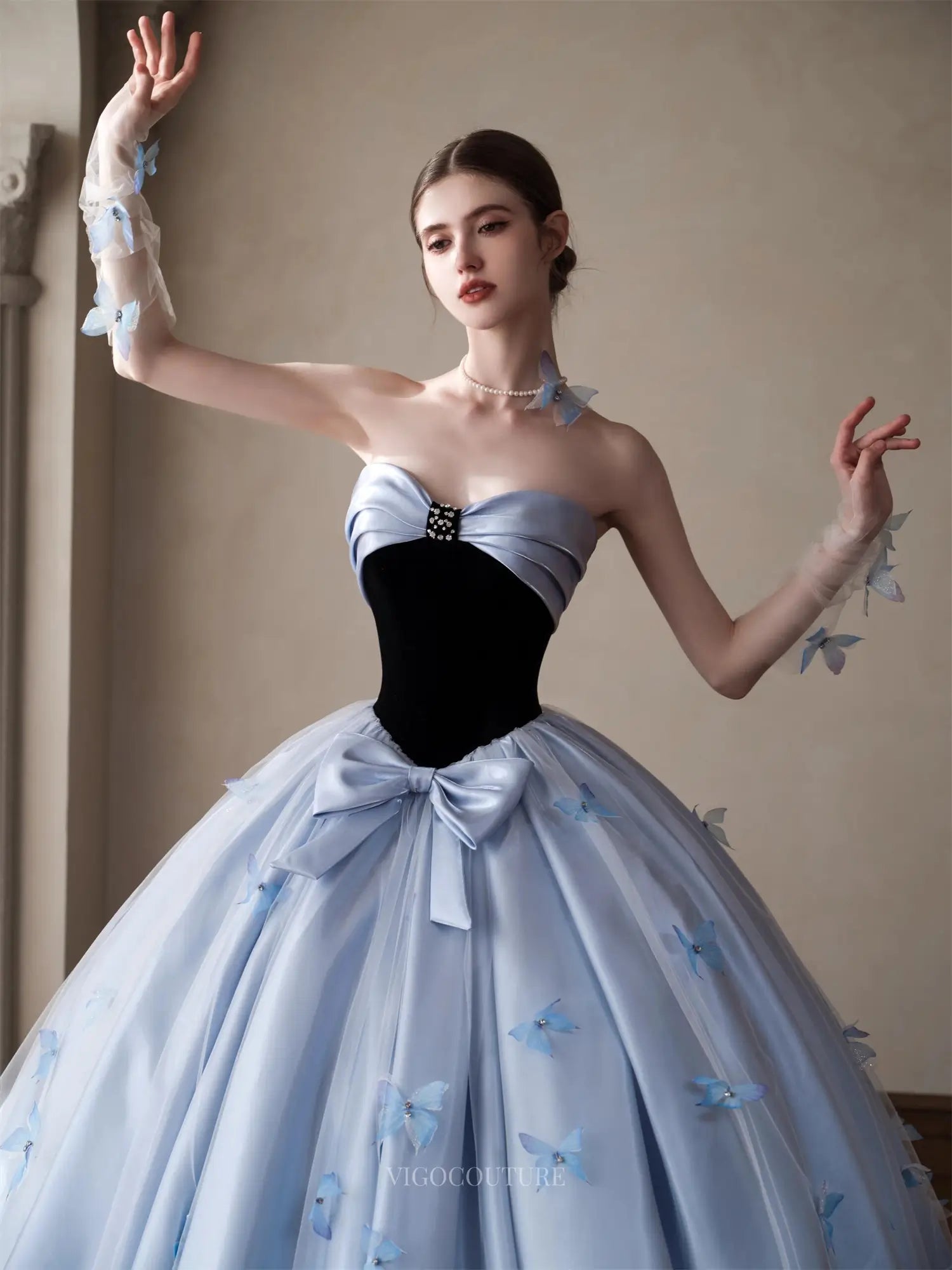 Caelara - Blue Strapless Satin Formal Dress with Butterfly & Bow Blue / US26W Caelara - Blue Strapless Satin Formal Dress with Butterfly & Bow Blue / US26W