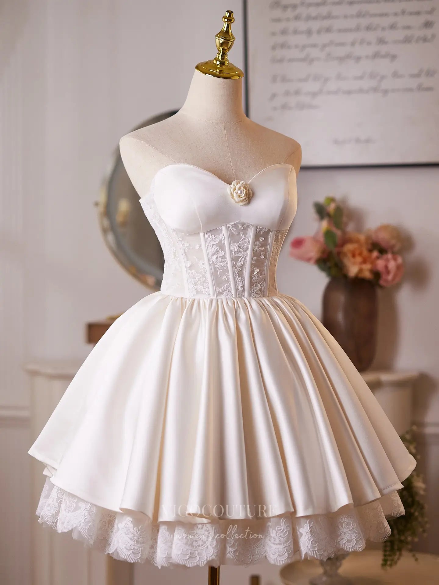 Prom Dresses 2025 to impress Elegant Ivory Satin Homecoming Dress with Lace Corset Bodice & Sweetheart Neckline – 26013-vigocouture-vigocouture