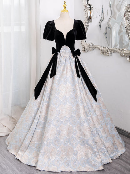 dress to impress elegant Looks for Chic Modern Women skimming silhouette work together to create a powerfully sophisticated and feminine look 15 Top Model Outfit Ideas