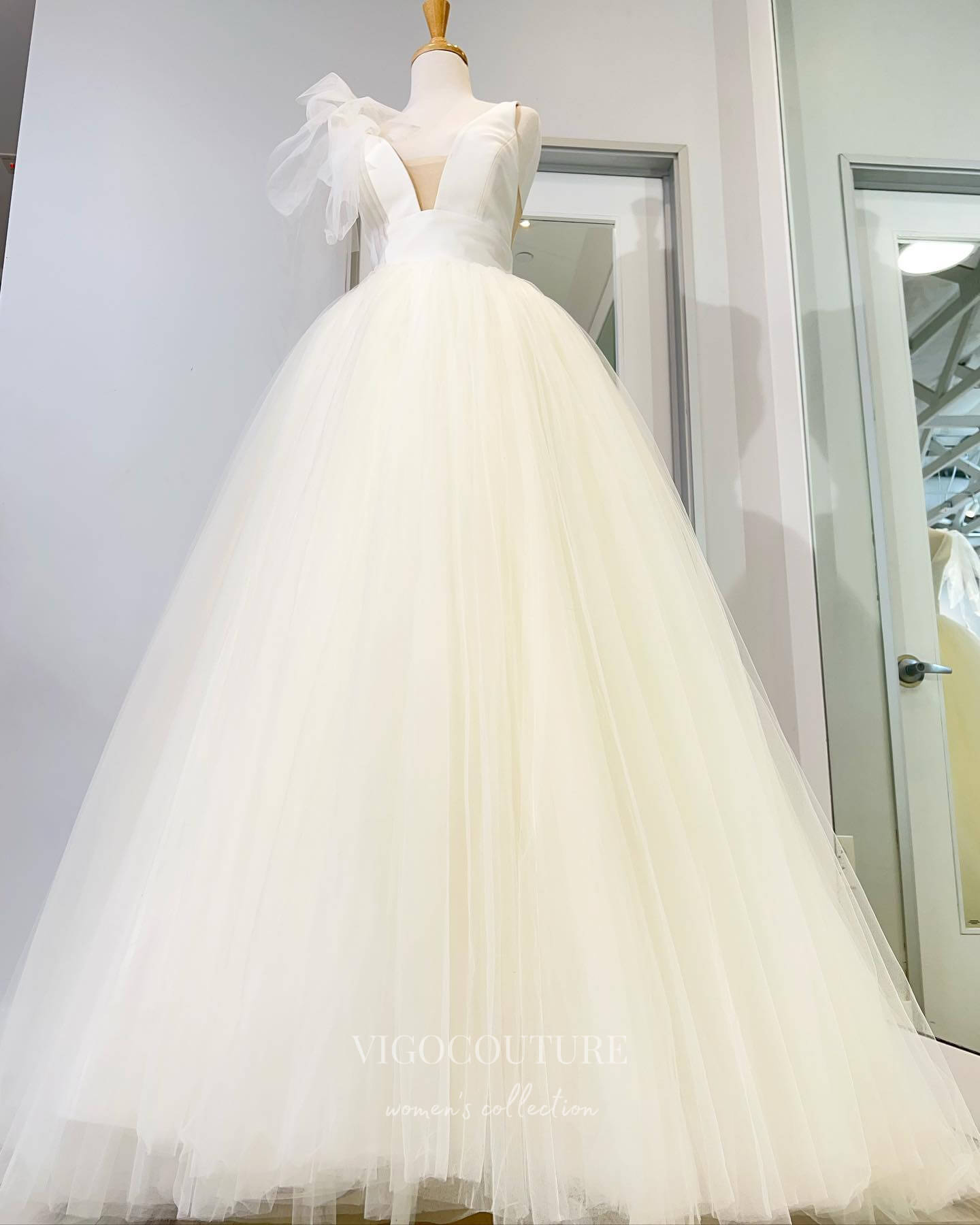 Prom Dress 2025 Ivory Tulle Prom Dresses Plunging V-Neck Formal Gown 21863-unique elegant Prom Dresses-Ivory-US2-vigocouture