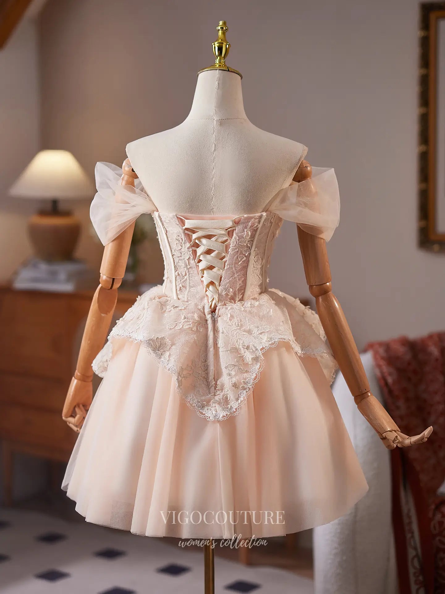 Prom Dresses 2025 to impress Peach Off-Shoulder Homecoming Dress with Lace Corset Bodice & 3D Rose Appliqués – HC486-vigocouture-vigocouture