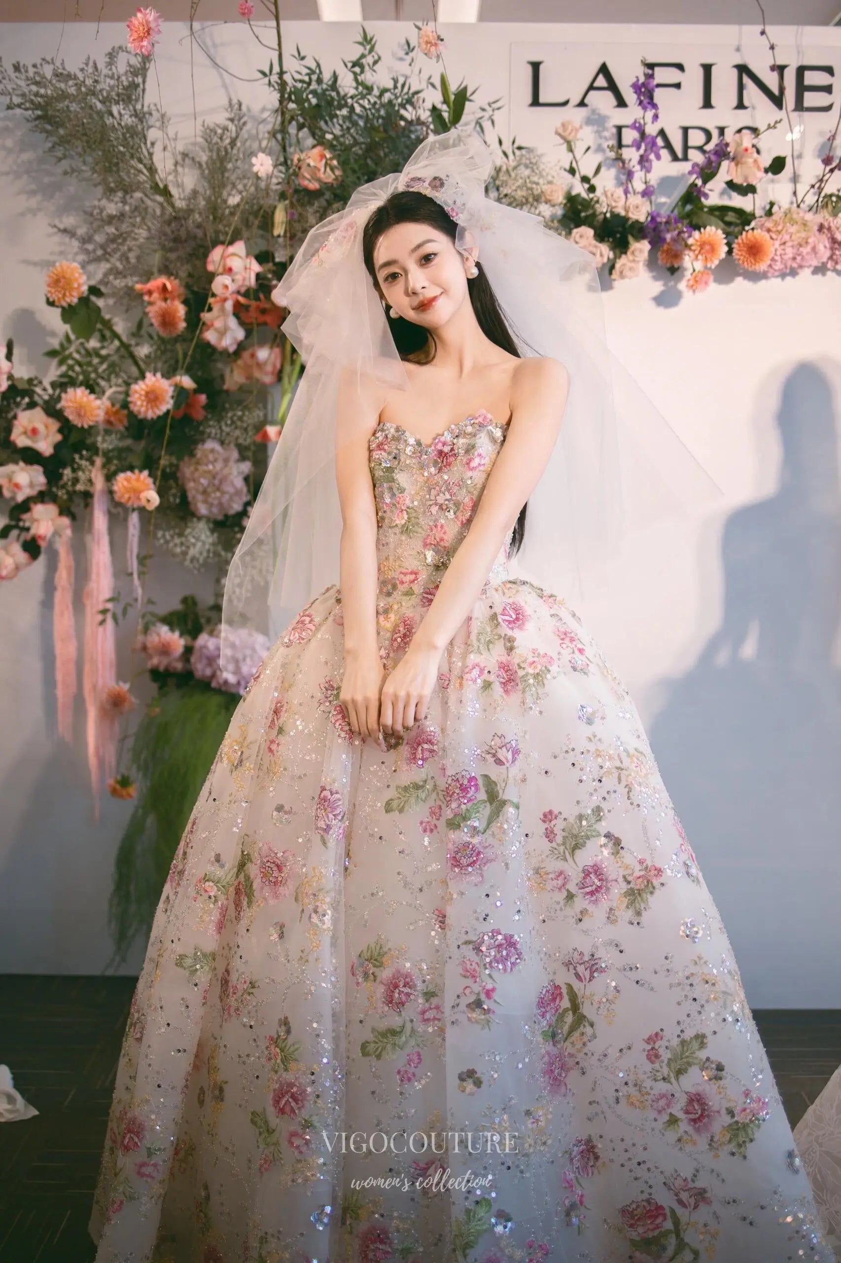 Prom Dresses 2025 to impress Floral Ball Gown Wedding Dress with 3D Appliqué, Sparkle Tulle Skirt and Strapless Sweetheart Bodice – F001-vigocouture-vigocouture