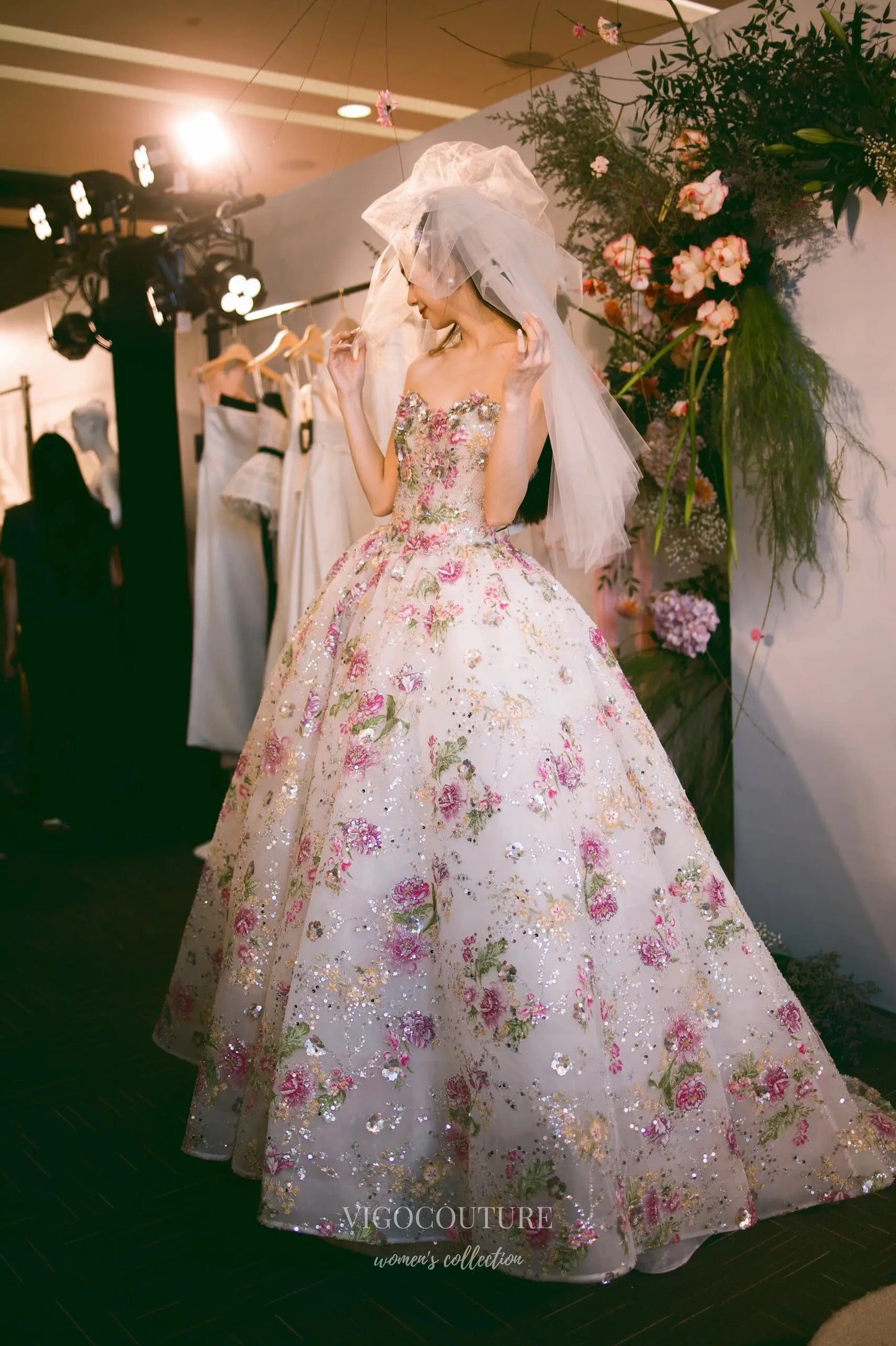 Prom Dresses 2025 to impress Floral Ball Gown Wedding Dress with 3D Appliqué, Sparkle Tulle Skirt and Strapless Sweetheart Bodice – F001-vigocouture-vigocouture