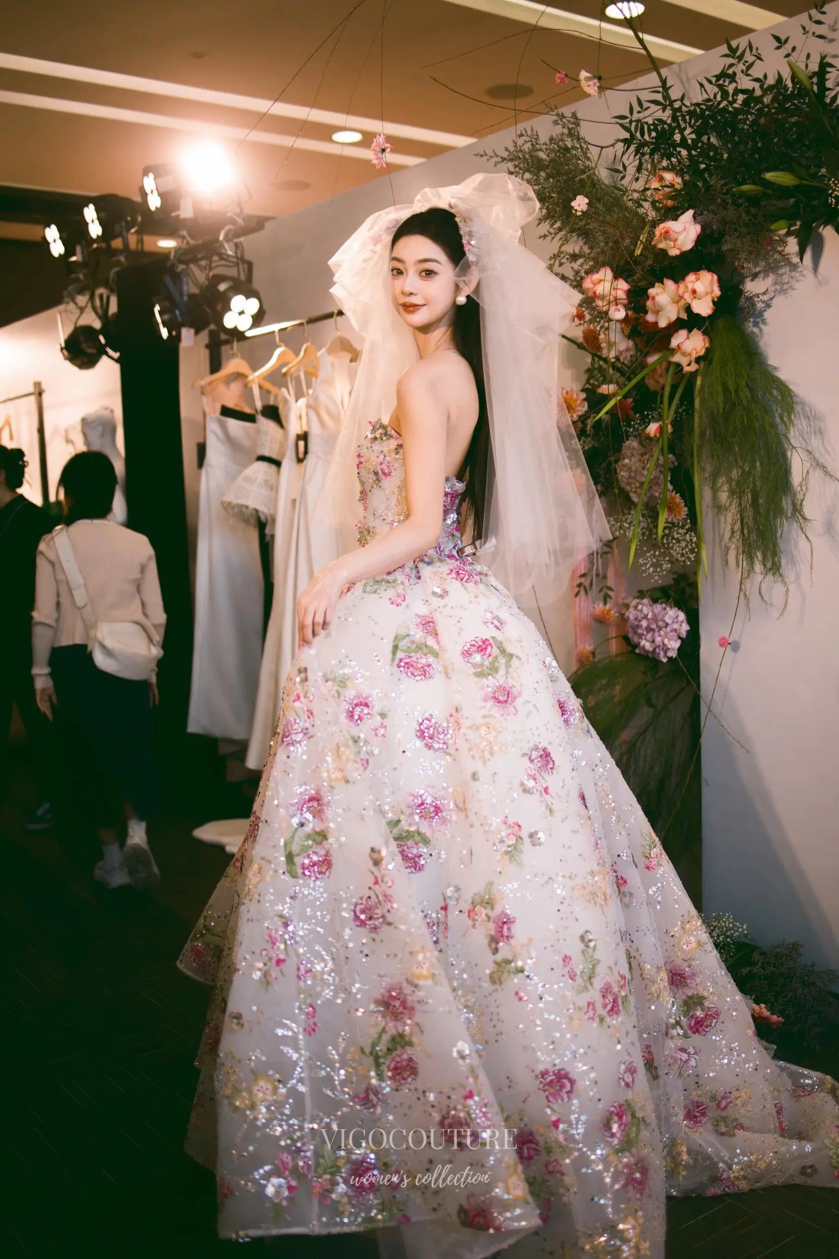 Prom Dresses 2025 to impress Floral Ball Gown Wedding Dress with 3D Appliqué, Sparkle Tulle Skirt and Strapless Sweetheart Bodice – F001-vigocouture-vigocouture