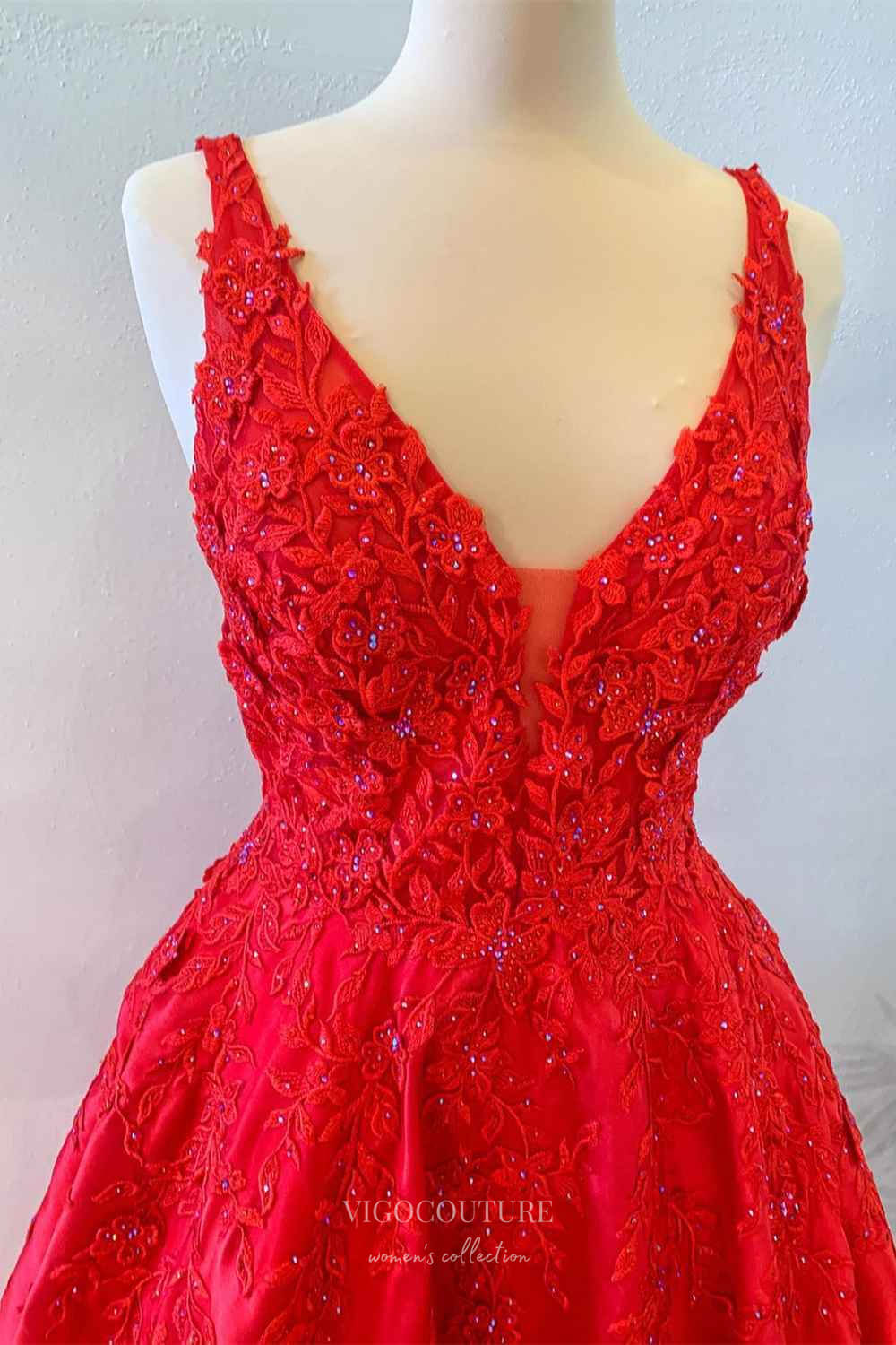 Prom Dress 2025 Red Beaded Lace Applique Prom Dresses 2024 Plunging V-Neck Open Back 24237-unique elegant Prom Dresses-Red-Custom Size-vigocouture