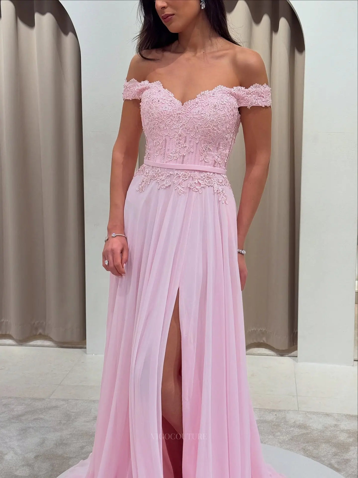 Prom Dresses 2025 to impress Romantic Off-Shoulder Lace A-Line Prom Dress with Sweetheart Neckline, Chiffon Skirt and High Slit - P26047-vigocouture-vigocouture