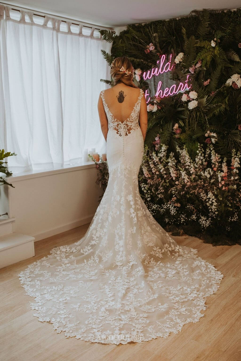 Boho Lace Applique Sheath Wedding Dress V-Neck Backless Bridal Gown W0 – vigocouture