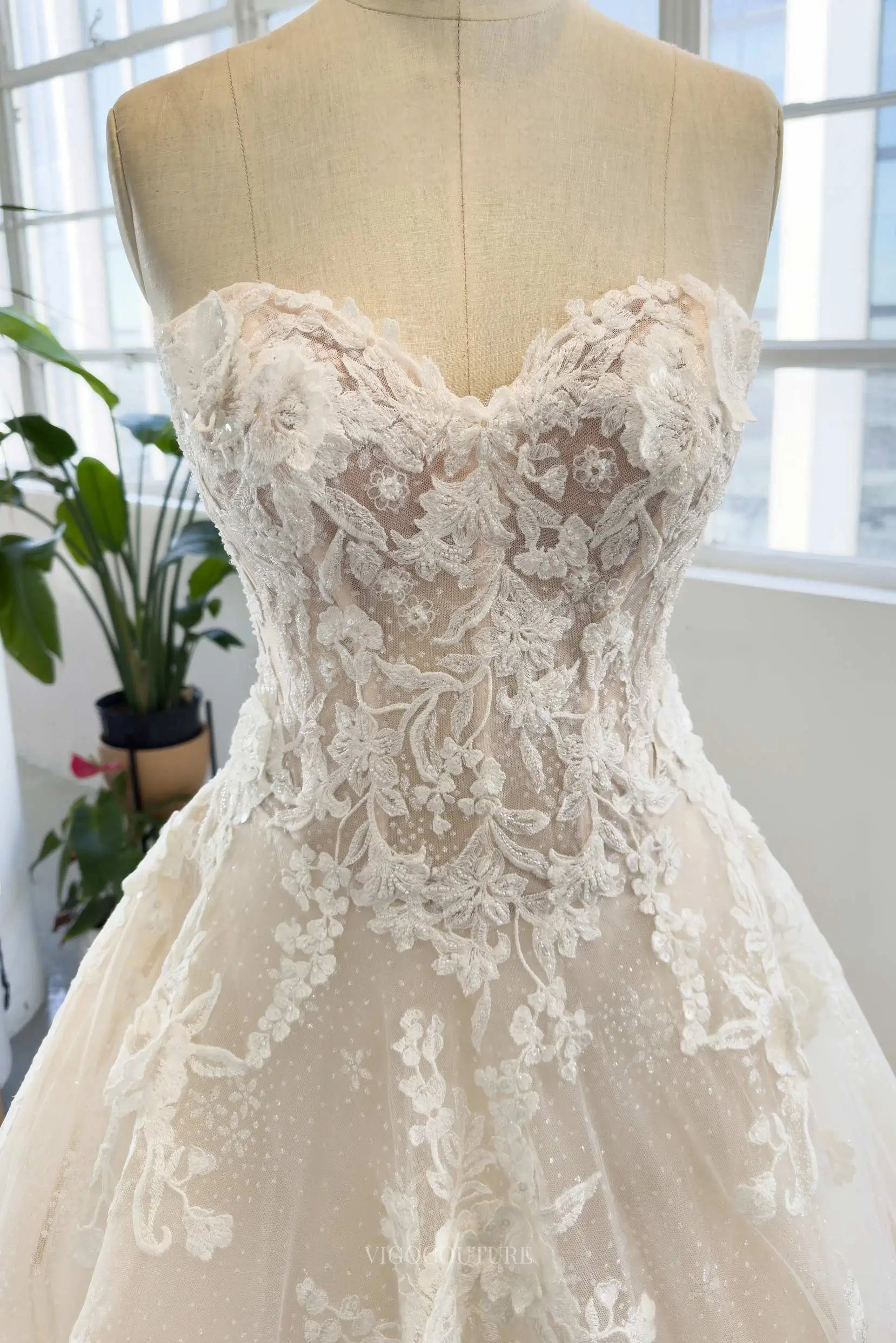 Champagne Lace Wedding Dress with Sweetheart Neckline & Removable Puffed Sleeve - MQ047 Champagne / US0 Champagne Lace Wedding Dress with Sweetheart Neckline & Removable Puffed Sleeve - MQ047 Champagne / US0