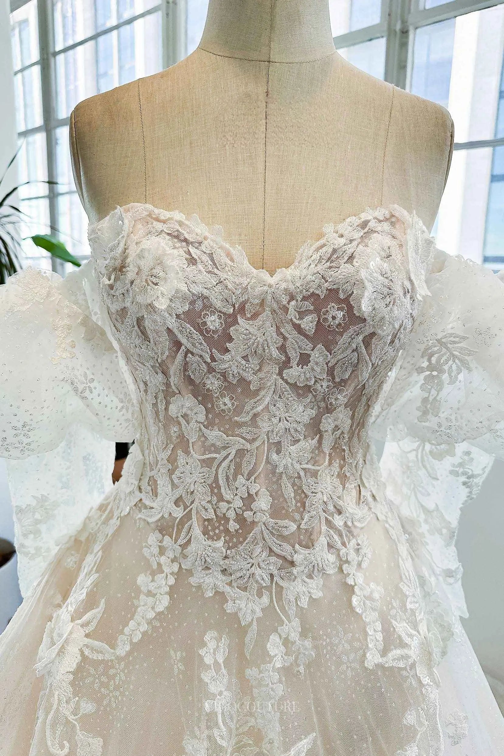 Wedding Dresses 2025 to impress Champagne Lace Wedding Dress with Sweetheart Neckline & Removable Puffed Sleeve - MQ047-vigocouture-vigocouture