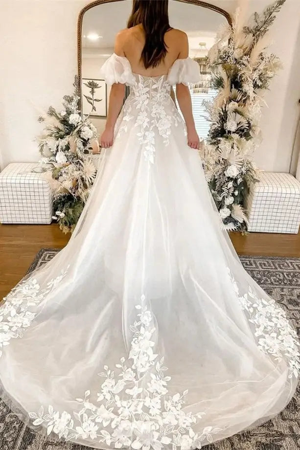 Wedding Dresses 2025 to impress \Ivory Lace Tulle Wedding Dress with Removable Puffed Sleeves, Sweetheart Neckline & Cathedral Train – W2335-vigocouture-vigocouture