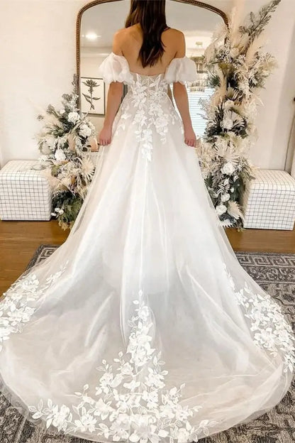 Wedding Dresses 2025 to impress \Ivory Lace Tulle Wedding Dress with Removable Puffed Sleeves, Sweetheart Neckline & Cathedral Train – W2335-vigocouture-vigocouture