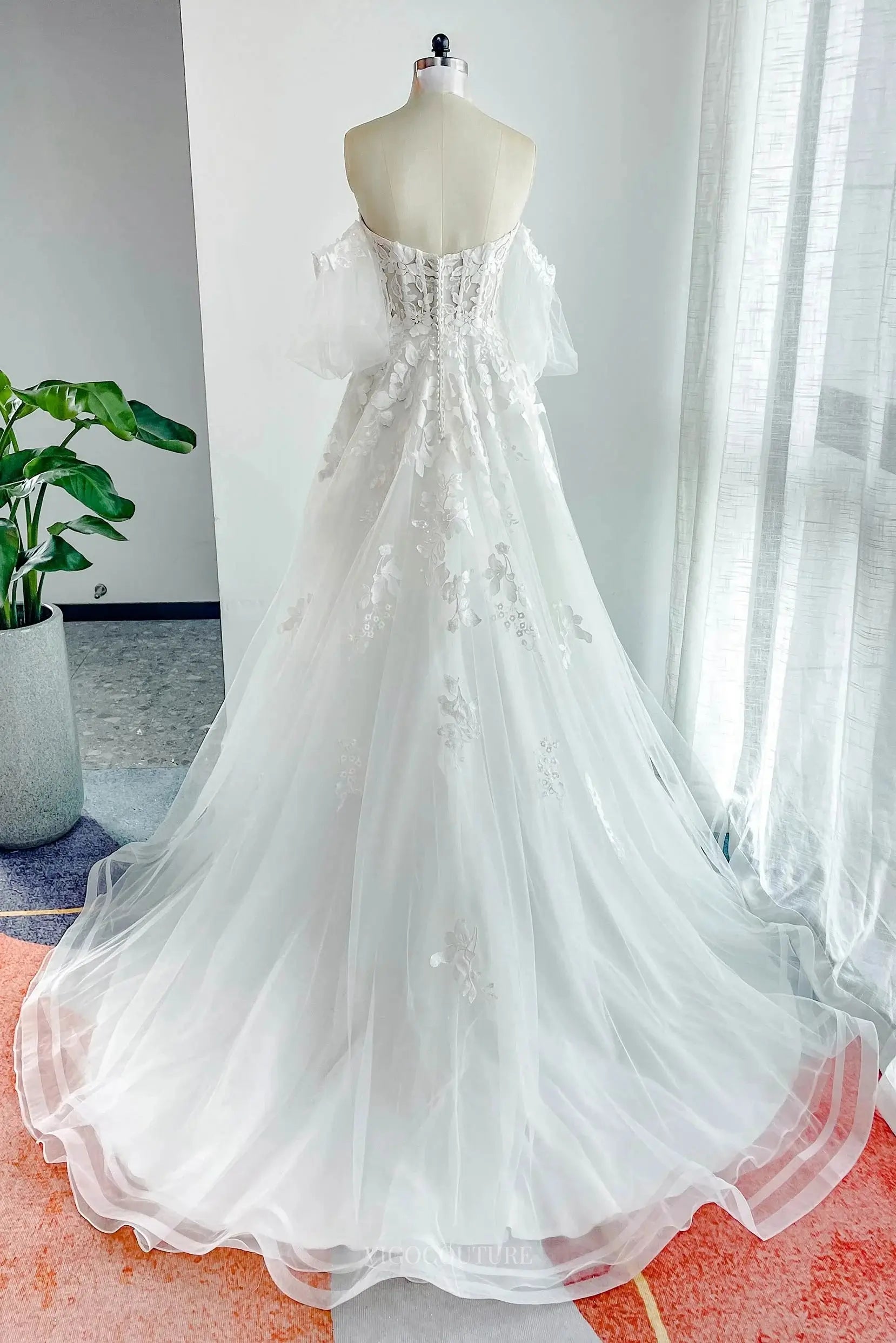 Ivory Lace Tulle Wedding Dress with Sweetheart Neckline & Sheer Puffed Sleeve - MQ039 Custom Colors / US8 Ivory Lace Tulle Wedding Dress with Sweetheart Neckline & Sheer Puffed Sleeve - MQ039 Custom Colors / US8