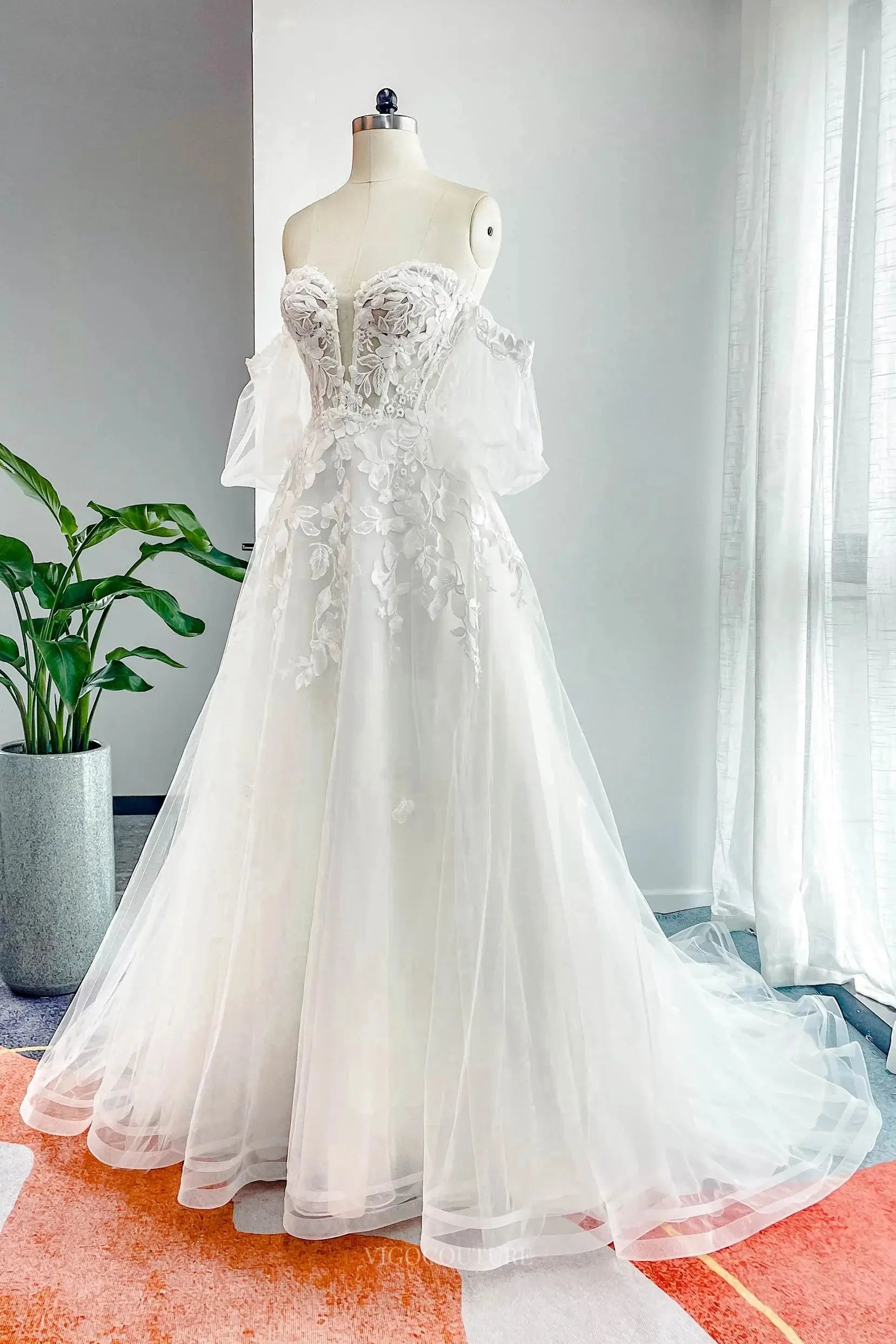 Ivory Lace Tulle Wedding Dress with Sweetheart Neckline & Sheer Puffed Sleeve - MQ039 Custom Colors / US8 Ivory Lace Tulle Wedding Dress with Sweetheart Neckline & Sheer Puffed Sleeve - MQ039 Custom Colors / US8