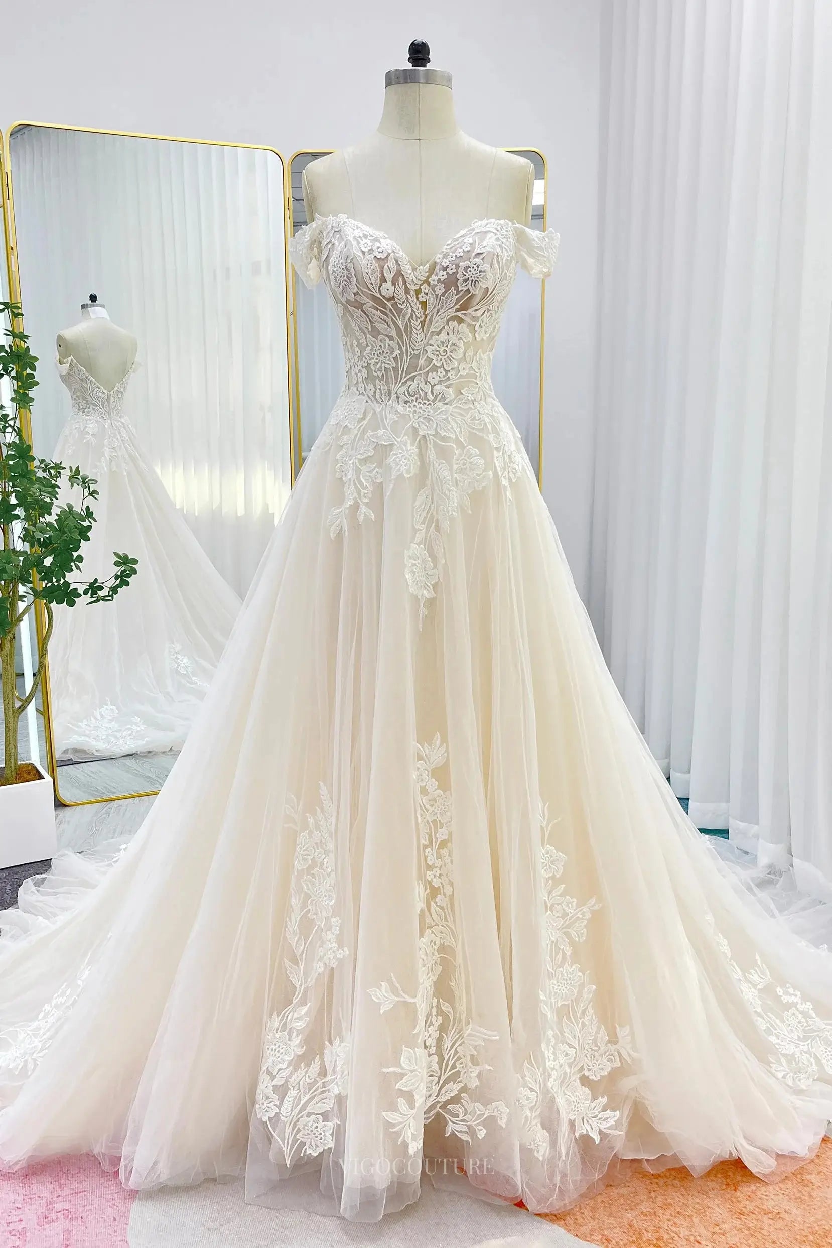 Wedding Dresses 2025 to impress Ivory Lace Tulle Wedding Dresses with Sweetheart Neckline & Chapel Train - MQ032S-vigocouture-Ivory-Custom Size-vigocouture