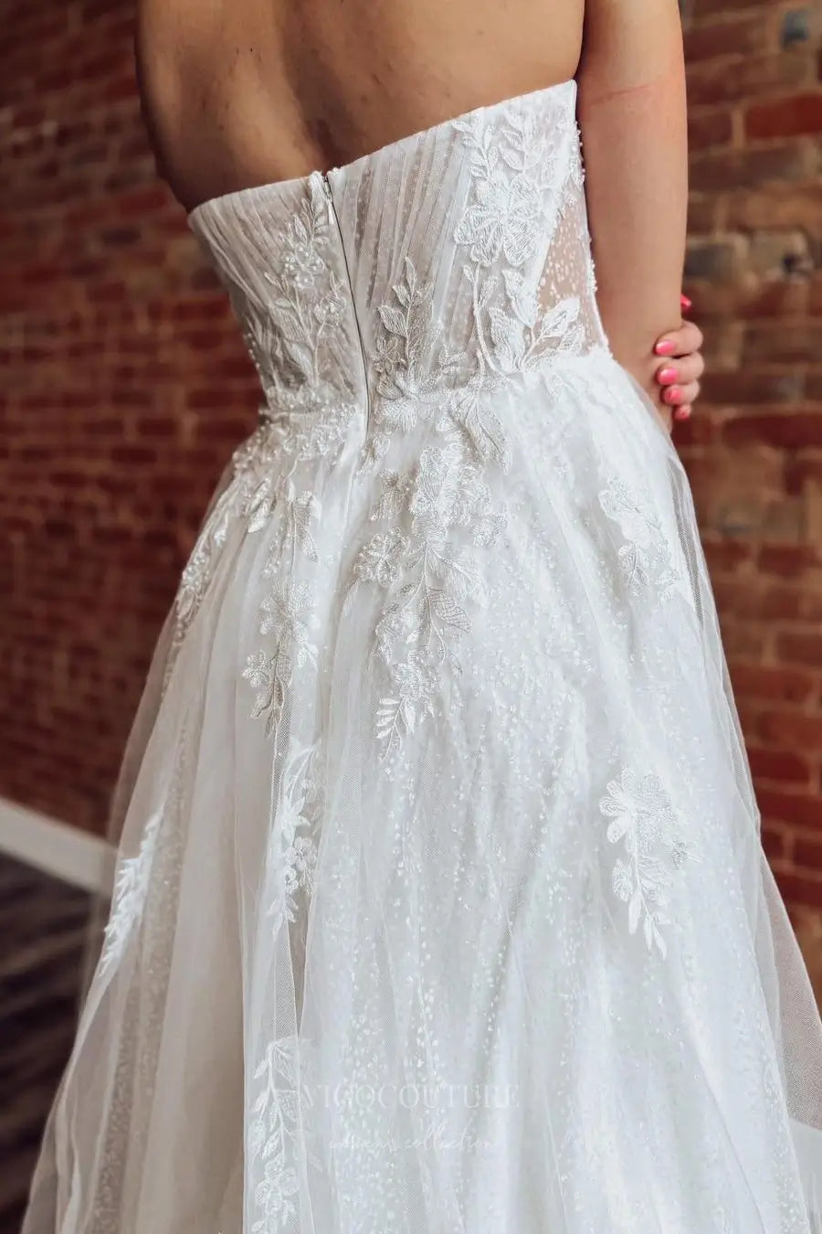 Wedding Dresses 2025 to impress Ivory Lace Wedding Dress with Removable Puff Sleeves, Sweetheart Neckline, High Slit & Sweep Train – W2254-vigocouture-vigocouture