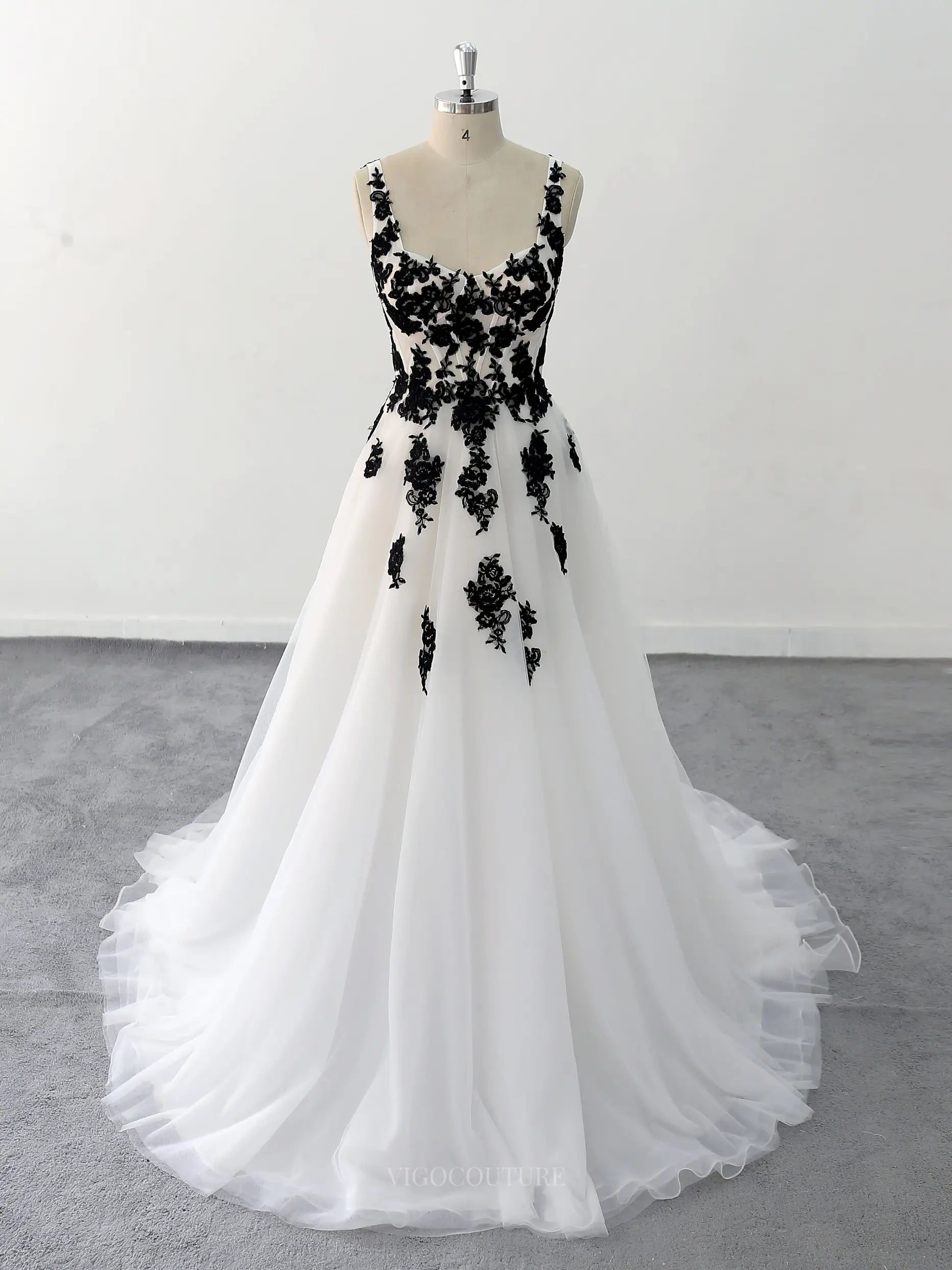 Ivory Tulle Black Lace Wedding Dresses with Sweetheart Neckline & Court Train - MQ031