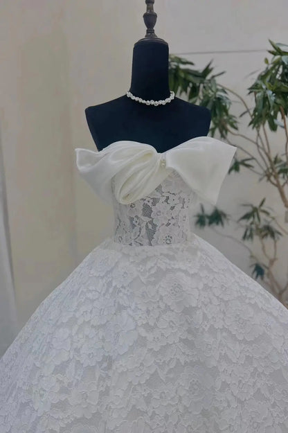 Wedding Dresses 2025 to impress Lace Ball Gown Wedding Dress with Oversized Organza Bow and Off-Shoulder Neckline – RD019-vigocouture-vigocouture