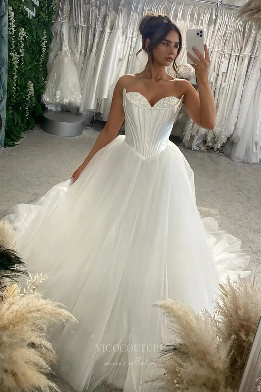 Luxurious Tulle Ball Gown Wedding Dress with Pearl Beaded Sweetheart Neckline, Boned Corset Bodice & Basque Waist – W2617