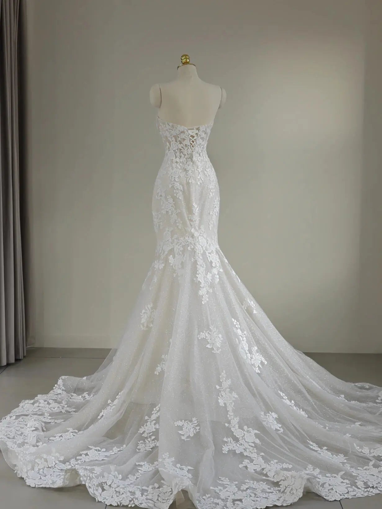 Wedding Dresses 2025 to impress Off-Shoulder Lace Mermaid Wedding Gown with 3D Floral Appliqué and Sheer Train – Style RD005-vigocouture-vigocouture
