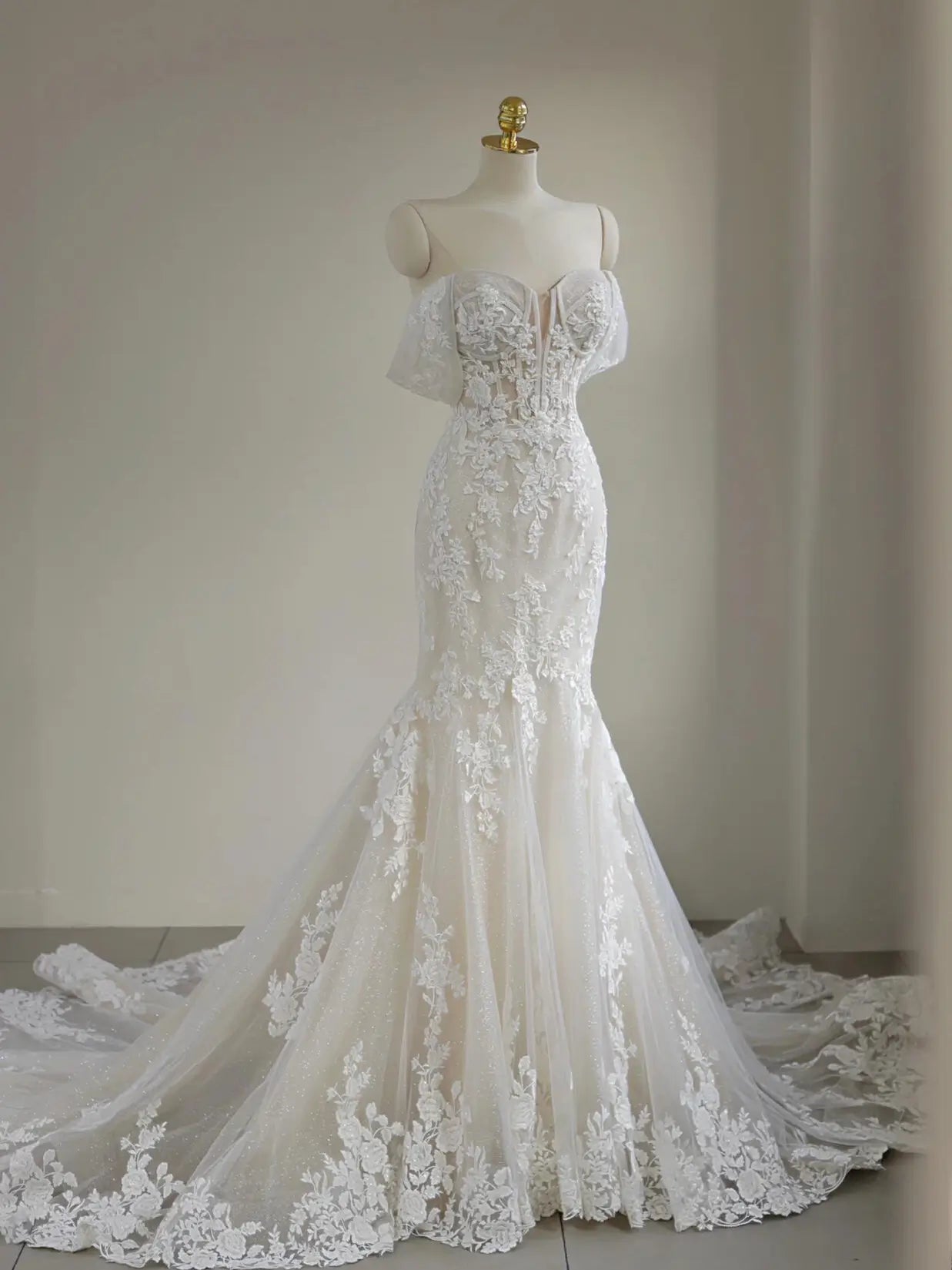 Wedding Dresses 2025 to impress Off-Shoulder Lace Mermaid Wedding Gown with 3D Floral Appliqué and Sheer Train – Style RD005-vigocouture-Ivory-Custom Size-vigocouture