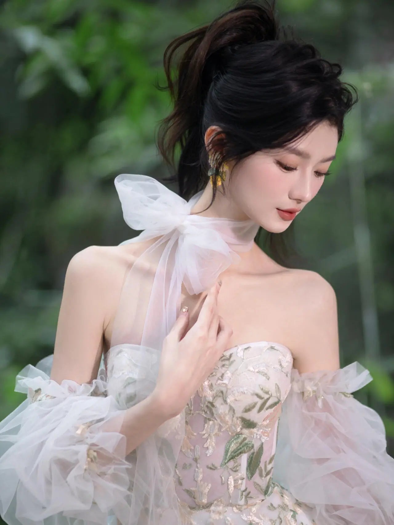 Wedding Dresses 2025 to impress Off-Shoulder Wildflower Whisper Wedding Dress with Embroidered Tulle Skirt – RD017-vigocouture-vigocouture