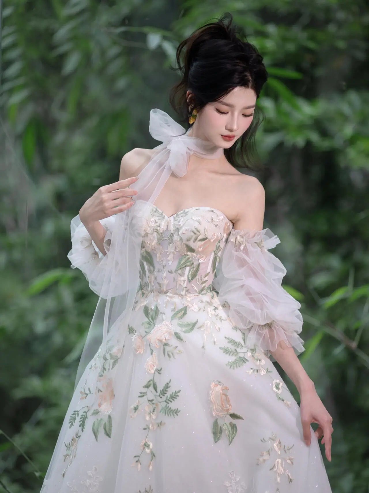 Wedding Dresses 2025 to impress Off-Shoulder Wildflower Whisper Wedding Dress with Embroidered Tulle Skirt – RD017-vigocouture-vigocouture