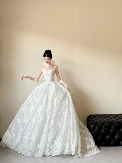 Wedding Dresses 2025 to impress Romantic Lace Ball Gown Wedding Dress with Sweetheart Neckline and Cathedral Train – RD032-vigocouture-vigocouture