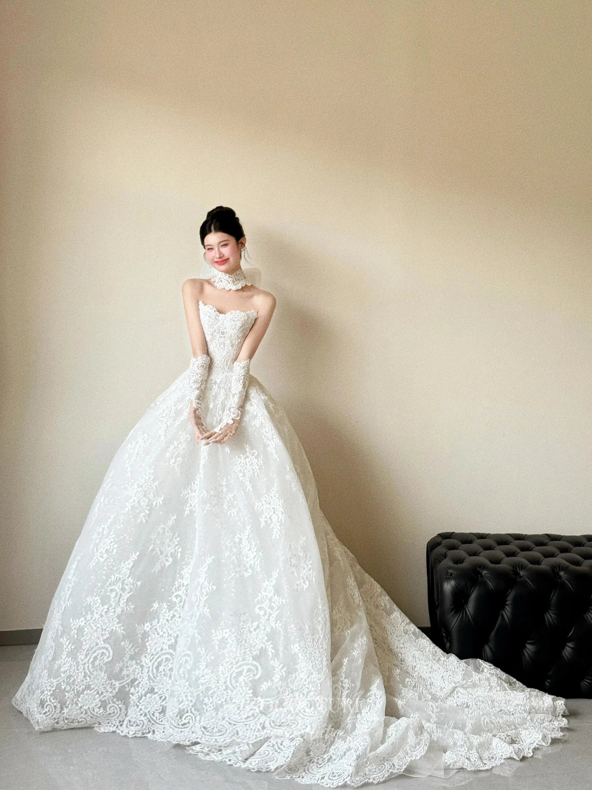 Wedding Dresses 2025 to impress Romantic Lace Ball Gown Wedding Dress with Sweetheart Neckline and Cathedral Train – RD032-vigocouture-vigocouture