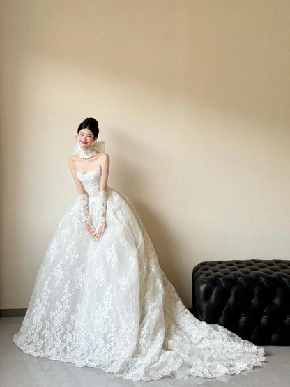 Wedding Dresses 2025 to impress Romantic Lace Ball Gown Wedding Dress with Sweetheart Neckline and Cathedral Train – RD032-vigocouture-vigocouture