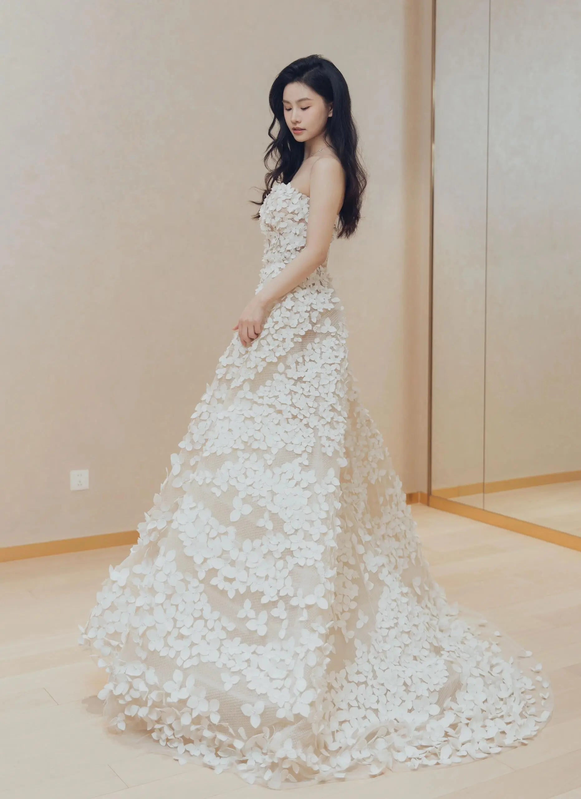 Wedding Dresses 2025 to impress Strapless 3D Floral Appliqué Wedding Ball Gown with Nude Illusion Tulle – Style RD009-vigocouture-vigocouture