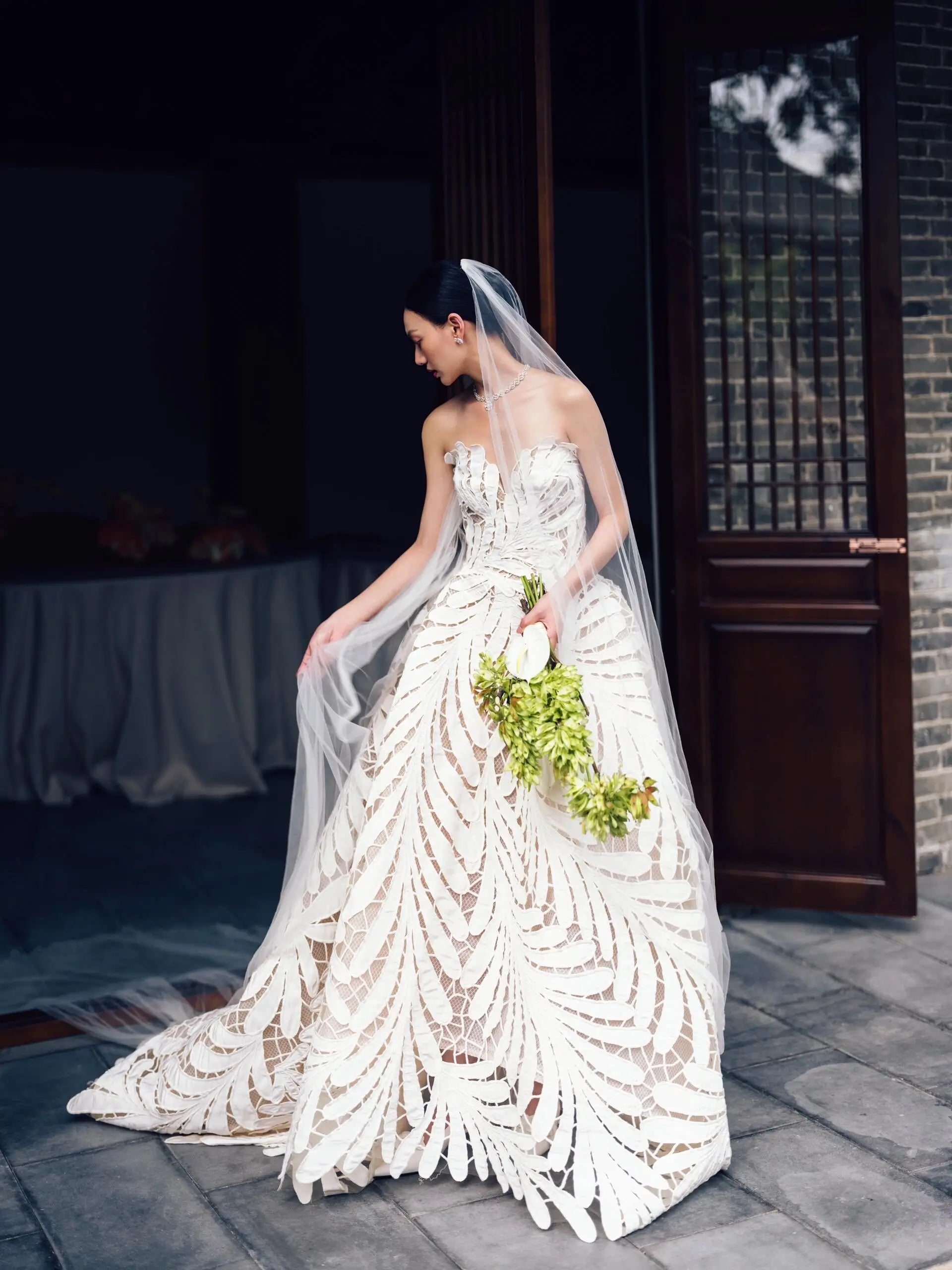 Wedding Dresses 2025 to impress Strapless Leaf Appliqué A-Line Wedding Dress with Sculpted Bodice – RD015-vigocouture-vigocouture