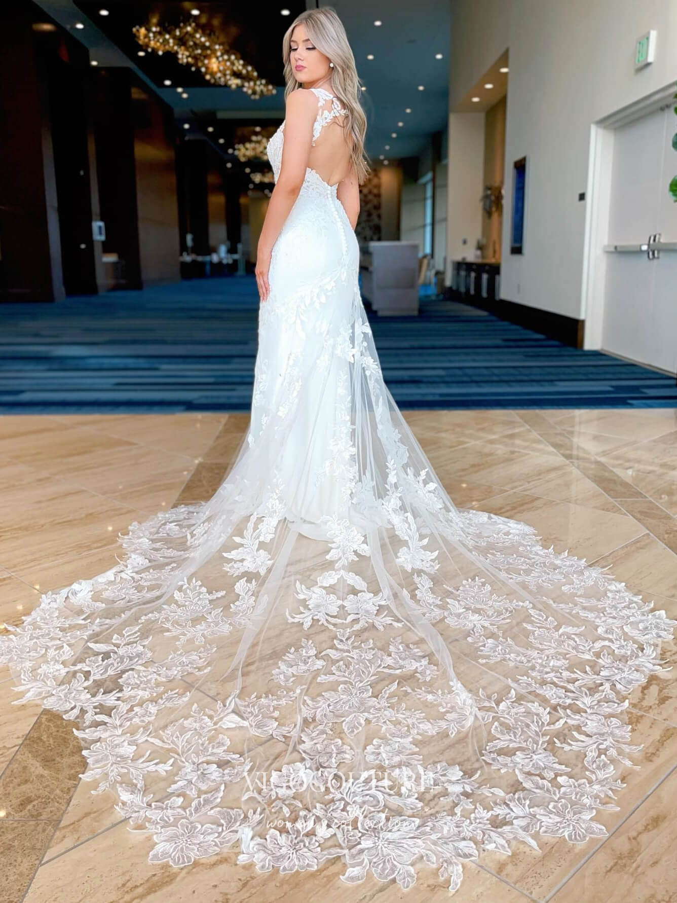 chinese dress ladies Mermaid Lace Applique Wedding Dresses Plunging V-Neck Bridal Dresses W0070 Custom Colors / 24W