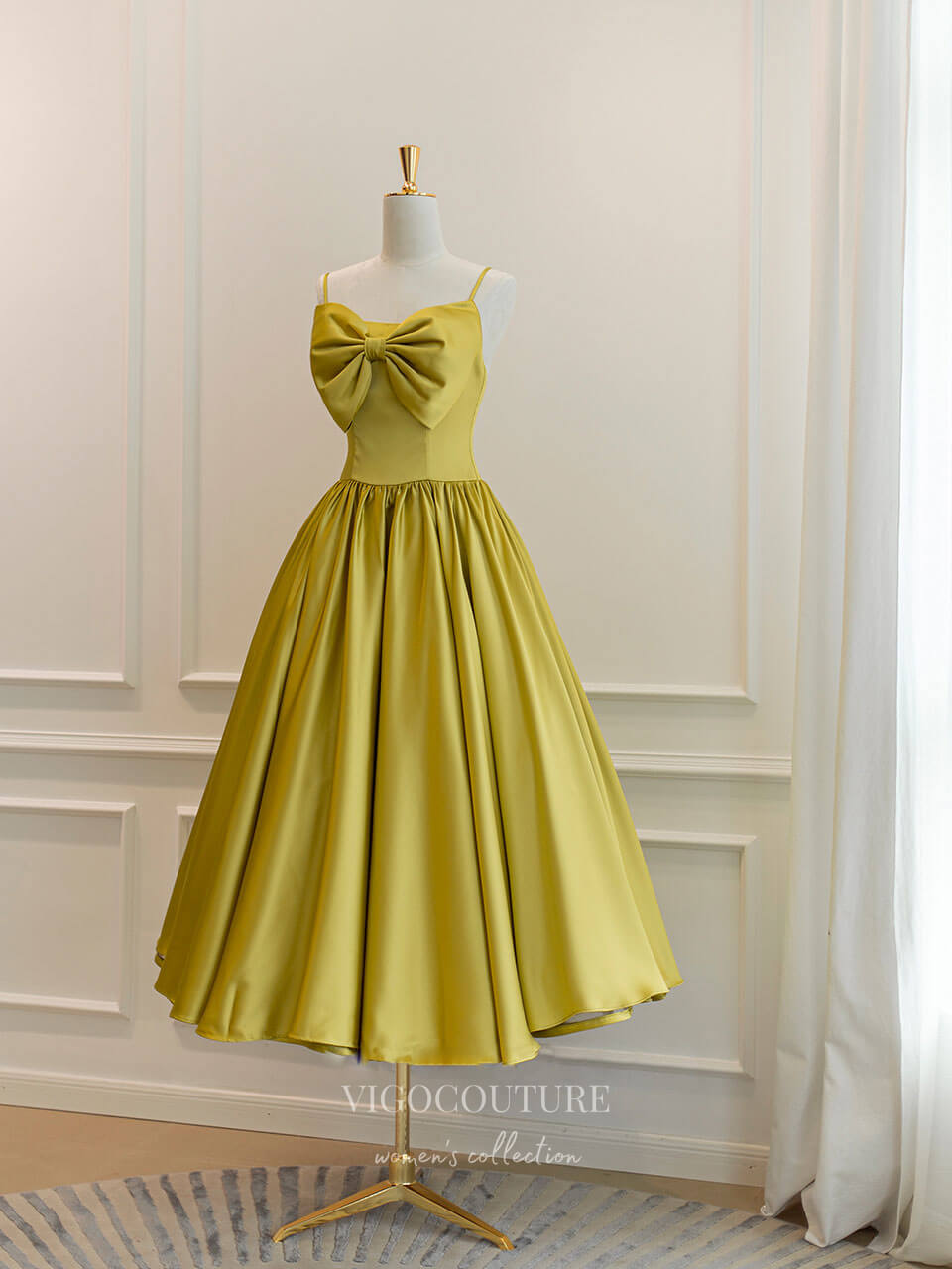 Yellow Satin Prom Dresses Tea-Length Spaghetti Strap Short Formal